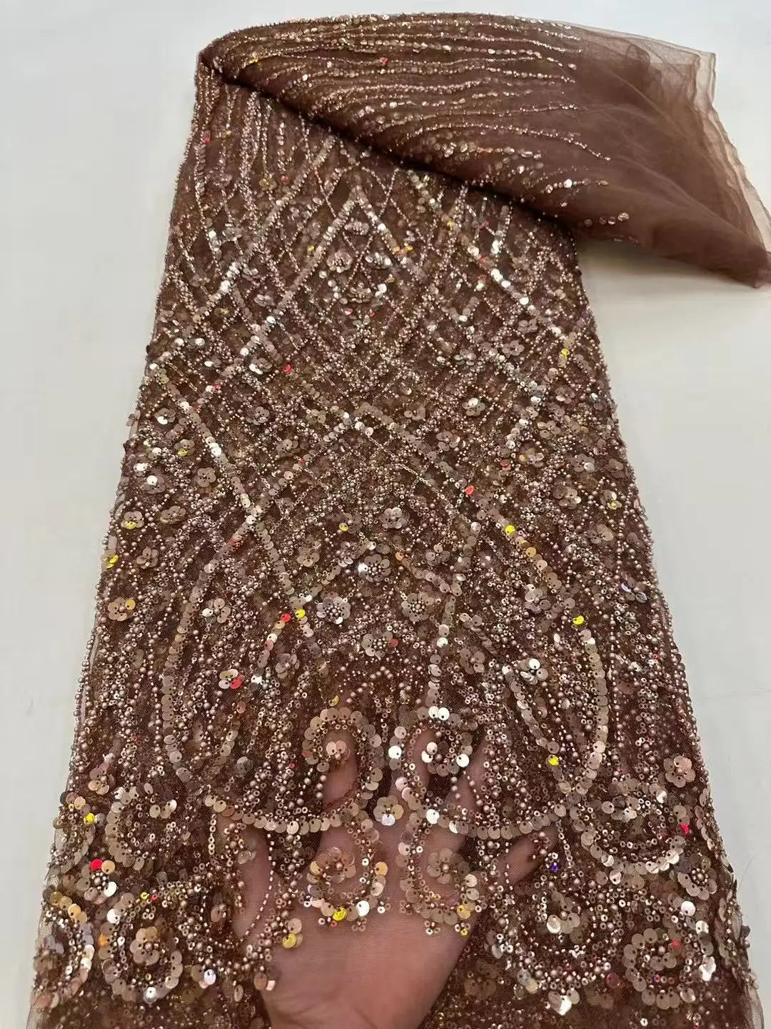 Afrikanische Pailletten-Spitzenstoffe Mode Nigerianische Stickerei Perlen-Tüllspitze Hochwertig zum Nähen von Kleidern Partykleid