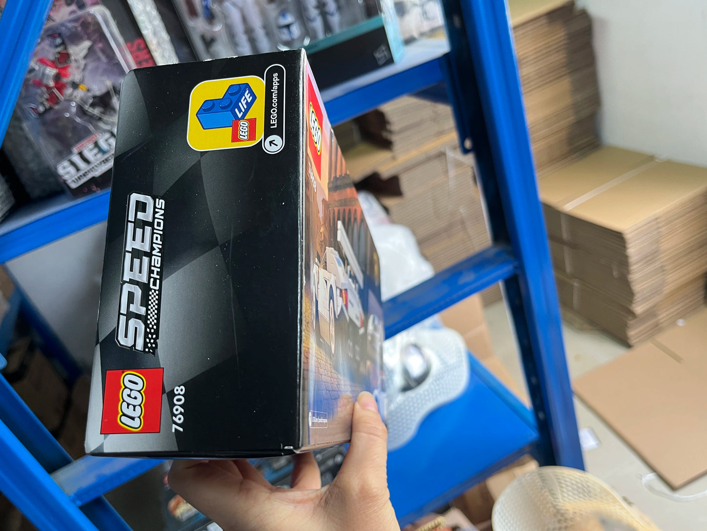 LEGO Speed Champions Lamborghini Countach 76908 Rennwagen-Spielzeug-Sammelbausatz Rennfahrer-Minifigur als Geburtstagsgeschenk