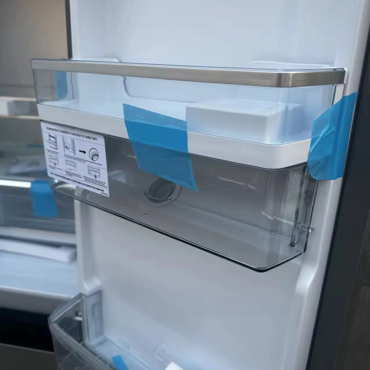 Réfrigérateur et congélateur 4 portes à battants français Smart 628L 2025 - Appareil côte-à-côte intelligent avec distributeur de glaçons