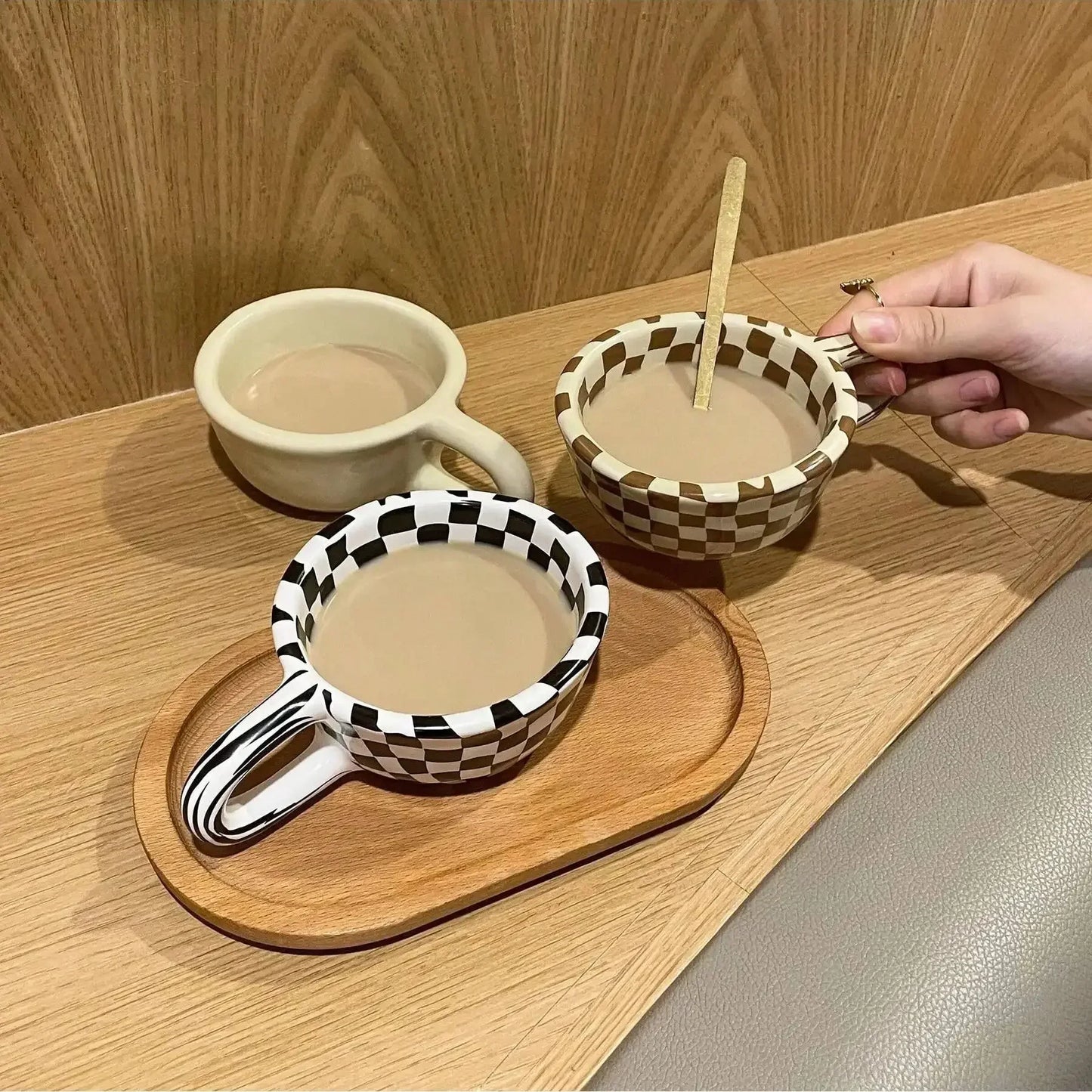 1x kreative Teetasse mit Schachbrettmuster aus Keramik, unregelmäßige Schachbrett-Kaffeetasse