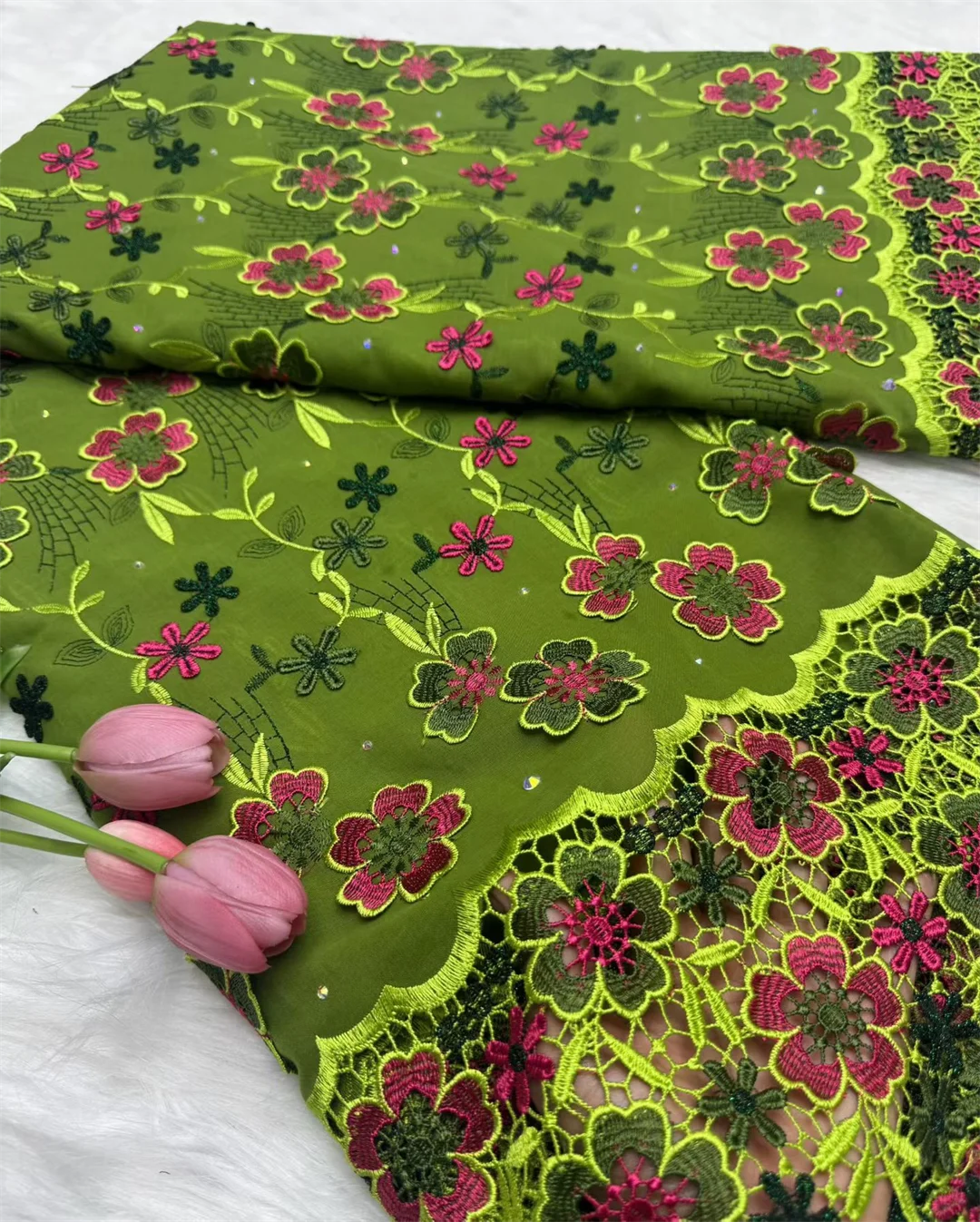 Dentelle Voile Suisse En Suisse Avec Pierres Appliquées Fleur 3D 2026 Tissu De Dentelle Africaine Super Qualité Pour Robe De Mariée En Dentelle