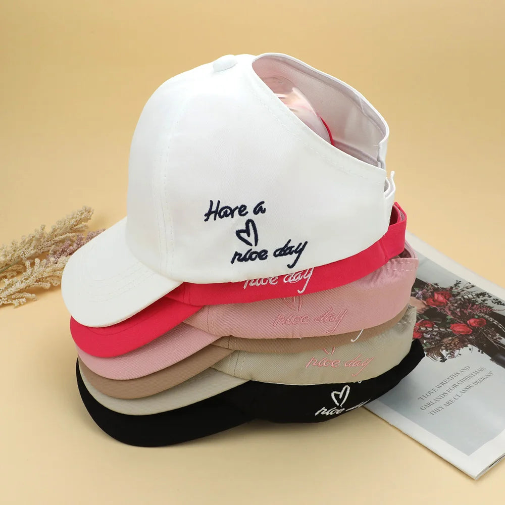 Casquettes de Baseball pour Enfants Garçons Filles Chapeau de Soleil Cœur Creux Amour Chapeaux à Queue de Cheval Haute Casquettes de Baseball Réglables pour Enfants de 4 à 12 Ans