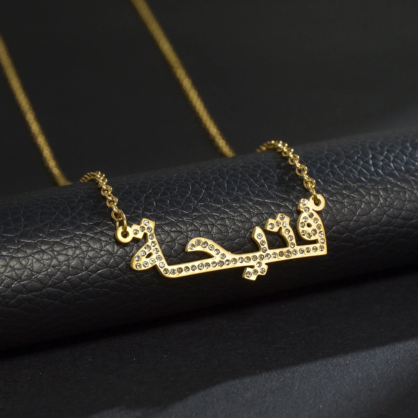 Diamon Collier personnalisé avec nom arabe en acier inoxydable pour femme – Pendentif avec nom zircon pour bébé – Ras du cou – Bijoux islamiques