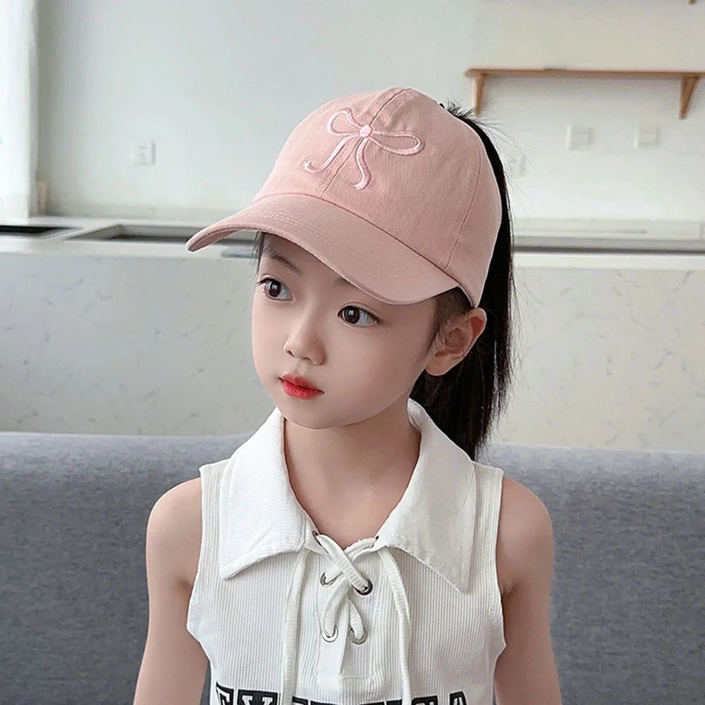 Casquettes de Baseball pour Enfants Garçons Filles Chapeau de Soleil Cœur Creux Amour Chapeaux à Queue de Cheval Haute Casquettes de Baseball Réglables pour Enfants de 4 à 12 Ans