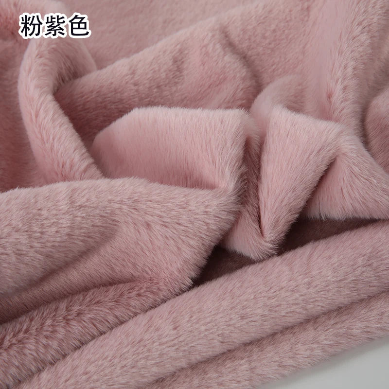 Tissu Peluche Imitation Fourrure de Lapin Loutre Violet 50x50cm 8mm pour Confection de Jouets en Peluche Bricolage, Fond d'Écran, Écharpe, Oreiller