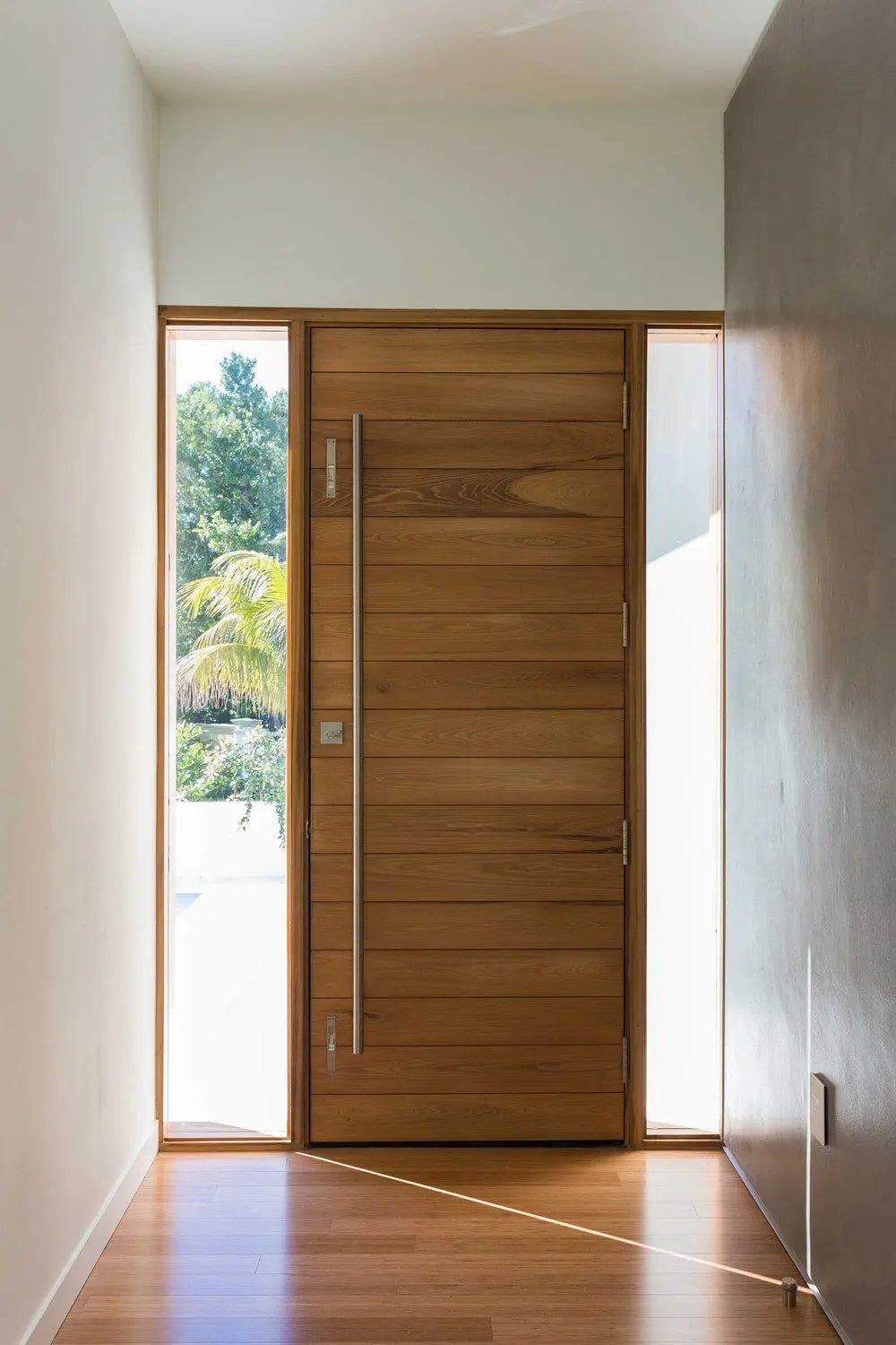 Portes principales prix usine pour la sécurité domestique, portes en aluminium au design moderne avec verre trempé pour villa, porte d'entrée personnalisée