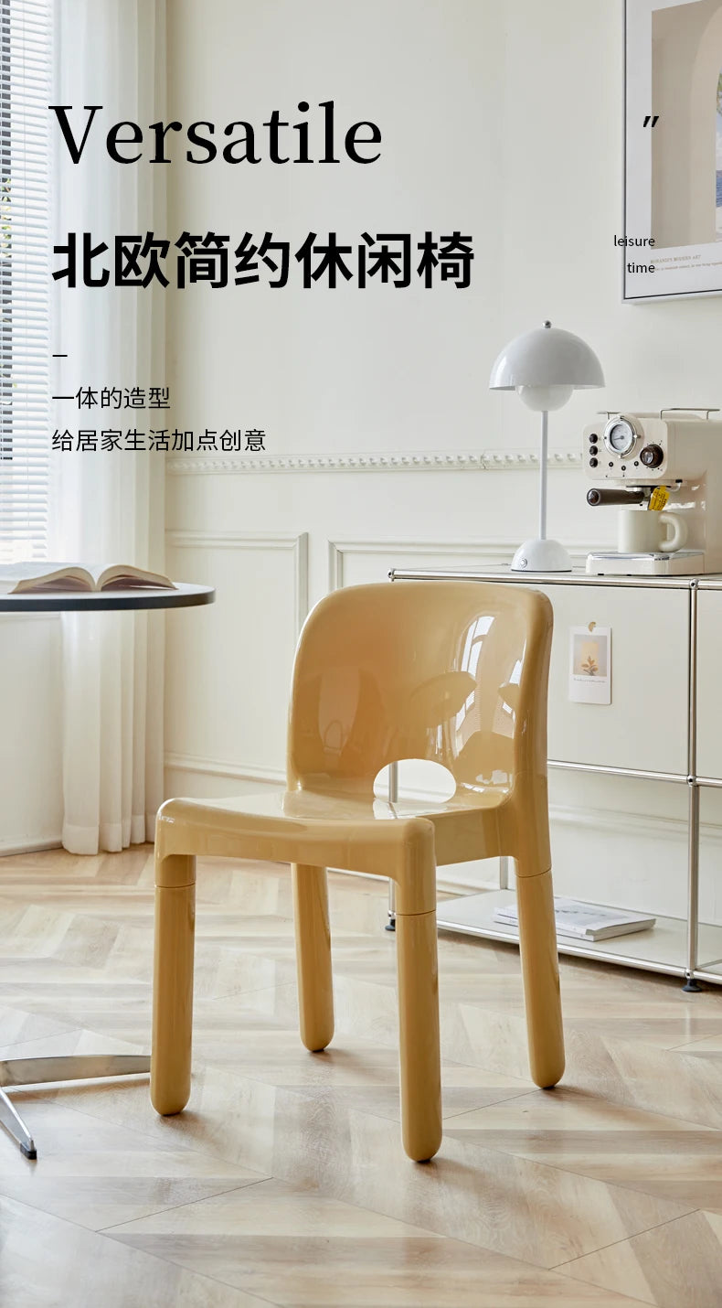 Chaise de salle à manger créative haut de gamme de luxe léger, chaise à dossier en plastique de style nordique du milieu du siècle, simple et à la mode