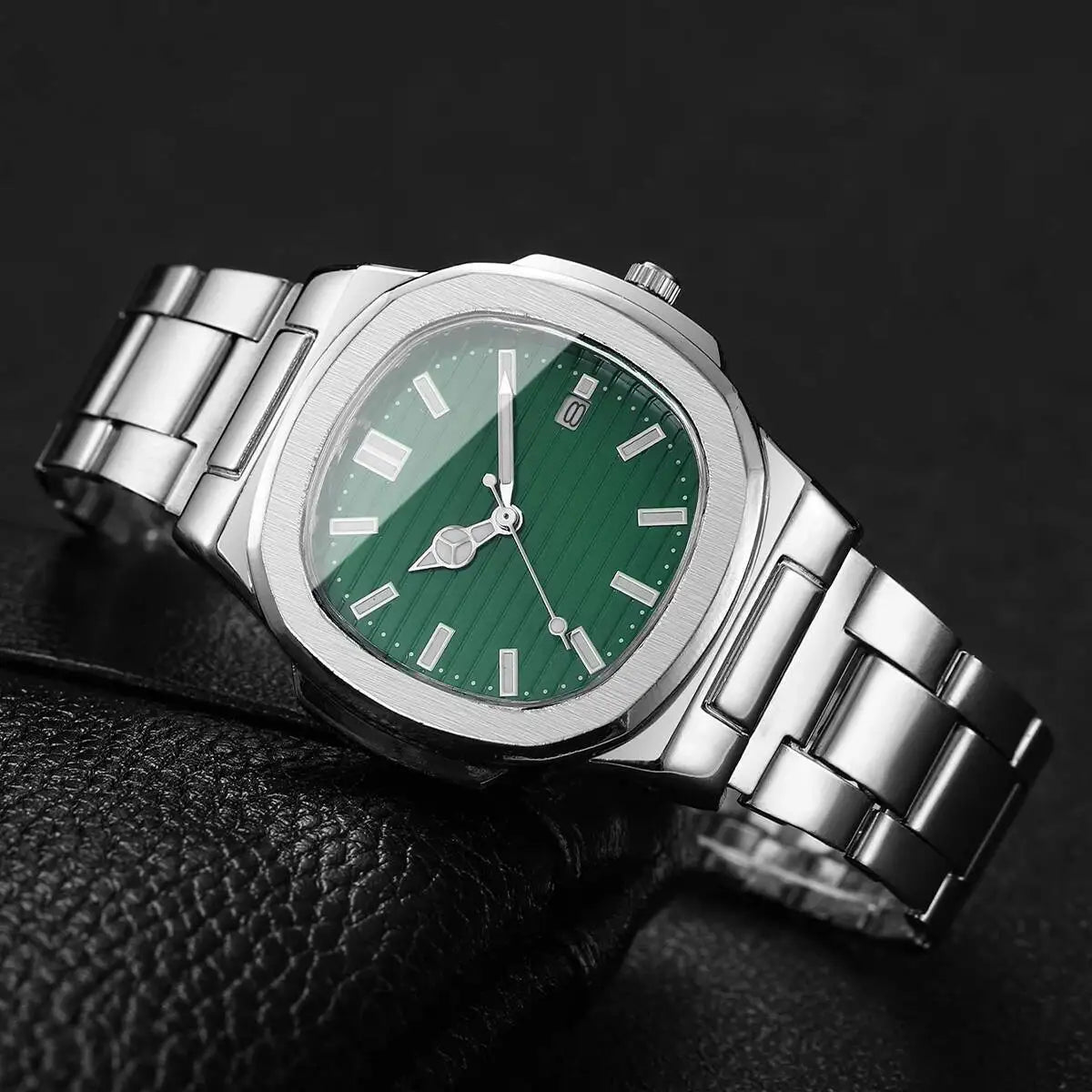 Montre de Luxe pour Homme, Cadran Carré Tendance, Bracelet en Acier Inoxydable, Mouvement à Quartz avec Calendrier (Sans Boîte)