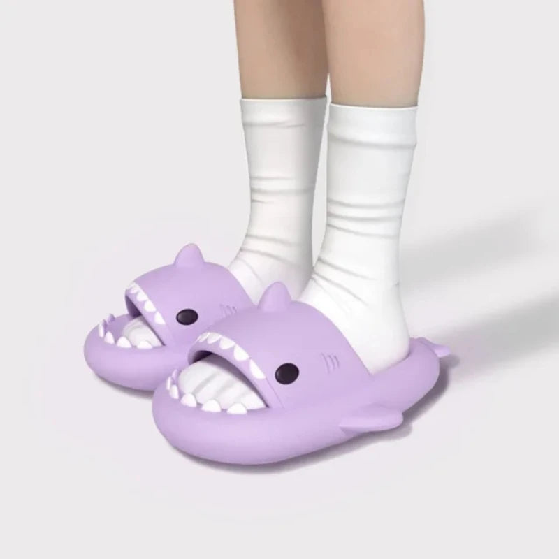 Chaussons de requin pour femmes adultes enfants salle de bain antidérapants EVA sandales d'extérieur pour hommes tongs de plage couples sandales à semelles épaisses