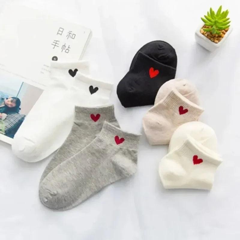 Frühling und Herbst Liebesherz MusterDamen Socken Lässige Sportsocken Kurze Bootssocken Süße reine Baumwolle Knöchelsocken Harajuku