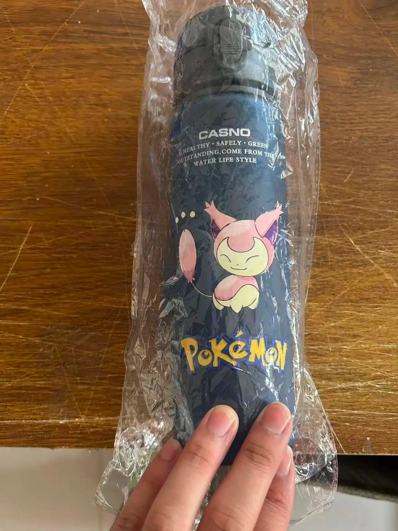 560ML Pokémon Wasserbecher Pikachu Mewtu Gengar Tragbare Plastik-Cartoon-Outdoor-Sport-Großraum-Reise-Wander-Wasserflasche