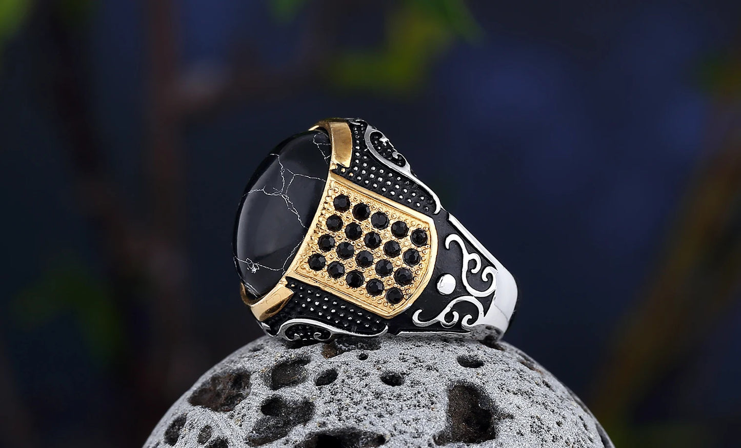 Dropshipping Vintage Gothic Stil Schwarzer Stein Ring 316L Edelstahl Geschnitzter Ring Herren und Damen Mode Biker Schmuck Geschenk