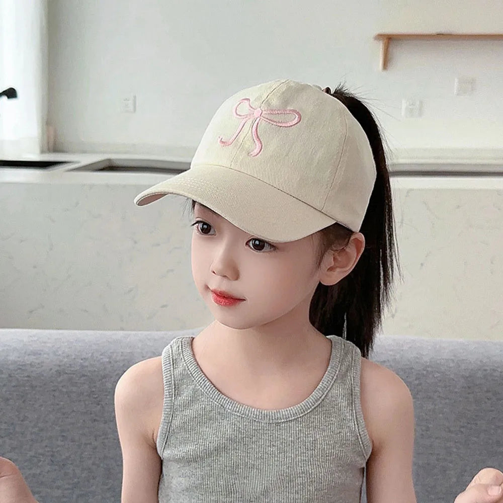 Casquettes de Baseball pour Enfants Garçons Filles Chapeau de Soleil Cœur Creux Amour Chapeaux à Queue de Cheval Haute Casquettes de Baseball Réglables pour Enfants de 4 à 12 Ans