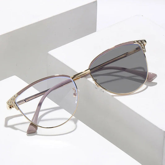 Retro Large Frame Photochromic Myopia Glasses Men's and Women's Anti-Blue Light Fashion Cat Eye Glasses Minus Diopter Eyeglasses