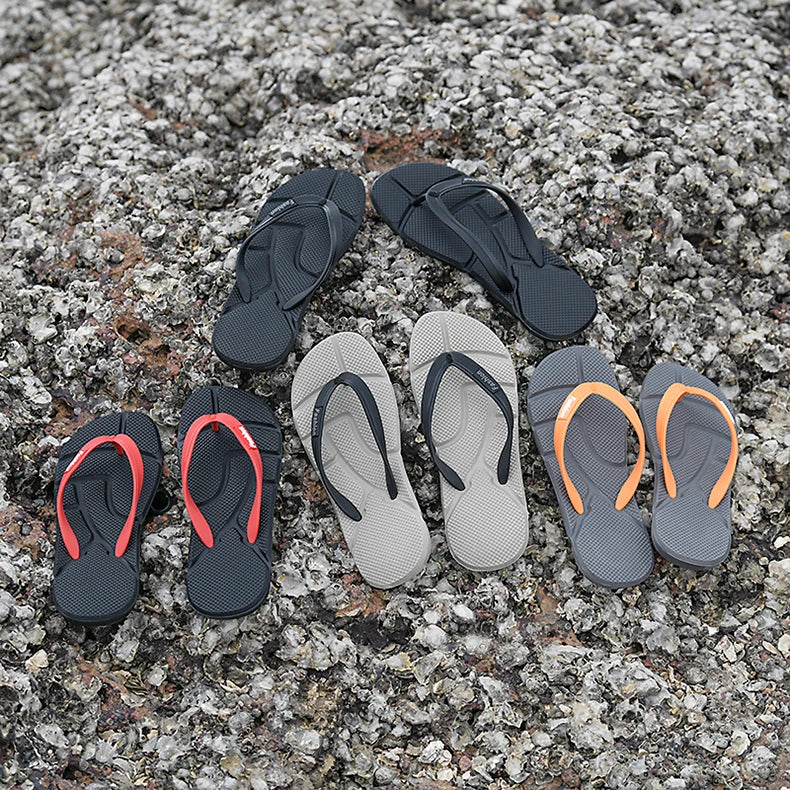 Tongs de Massage Hommes Pantoufles d'Été Sandales de Plage Confortables Hommes Chaussures Décontractées Mode Hommes Tongs Chaussures Tendance 2023
