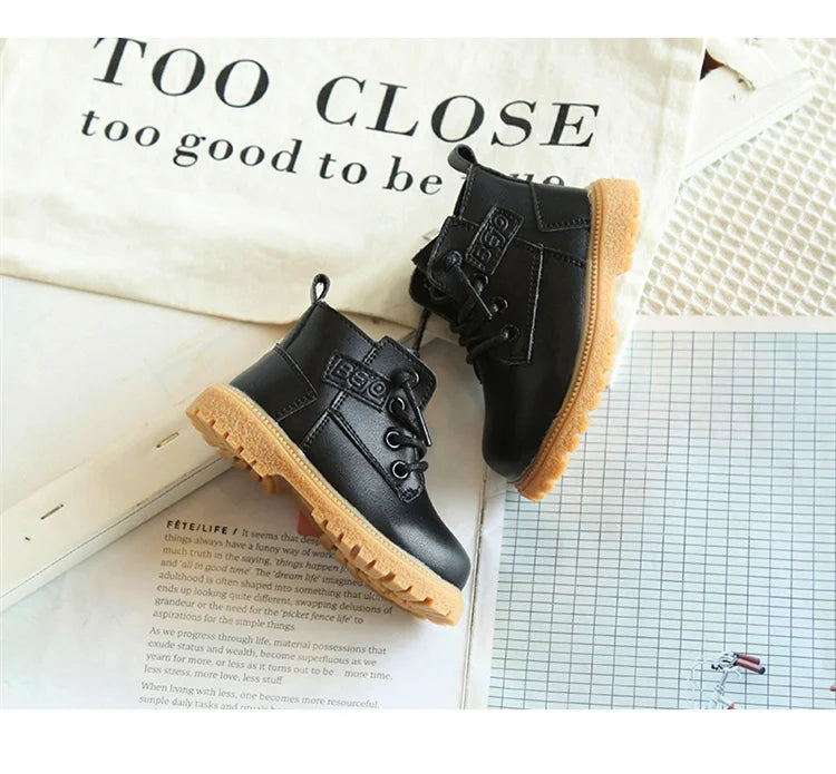 2024 New Spring/Autumn Baby Boots Leather British Style Boys Fashion Boots Rubber Sole Zip Side Toddler Girls Ankle Boots 15-25
