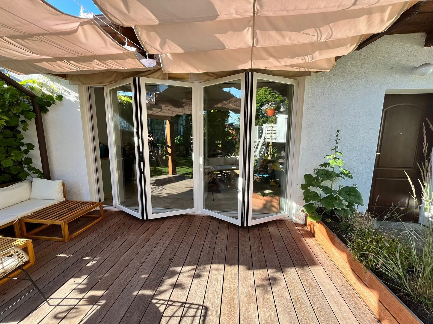 Folding Door for Patio Balcony Exterior Metal Accordion Door Tempered Glass Custom-Made Thermal Break Aluminum Bifold Doors