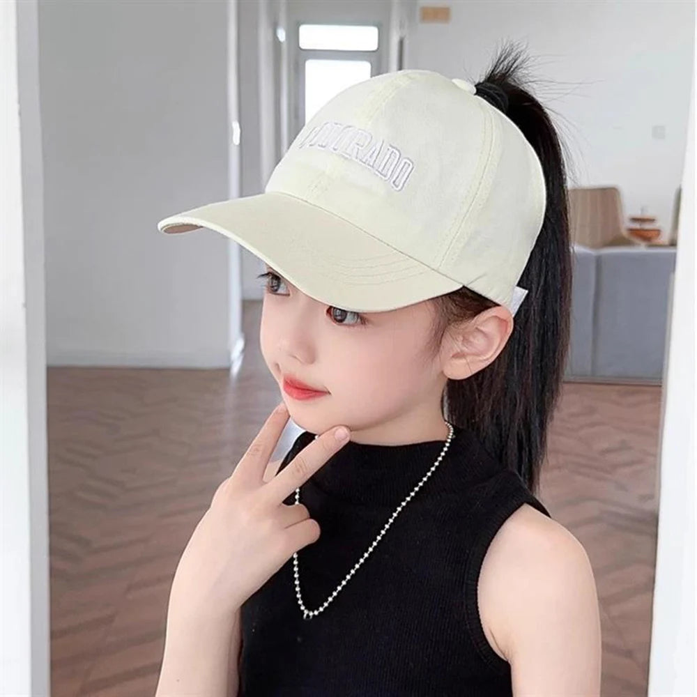 Casquettes de Baseball pour Enfants Garçons Filles Chapeau de Soleil Cœur Creux Amour Chapeaux à Queue de Cheval Haute Casquettes de Baseball Réglables pour Enfants de 4 à 12 Ans