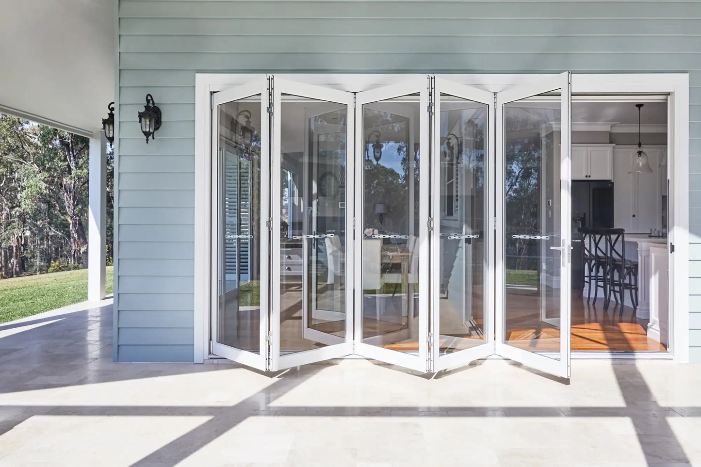 Folding Door for Patio Balcony Exterior Metal Accordion Door Tempered Glass Custom-Made Thermal Break Aluminum Bifold Doors