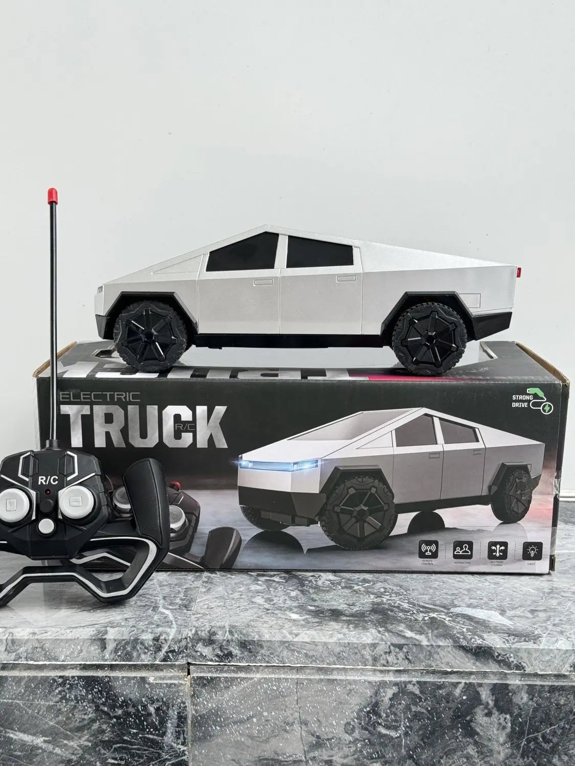 1:12 RC Cybertruck Geländewagen Batmobil RC Auto Simulation Pickup Truck Simulation Sammlermodell Kinderspielzeug Jungen Geschenk
