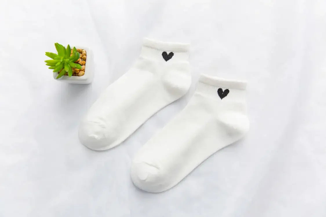 Frühling und Herbst Liebesherz MusterDamen Socken Lässige Sportsocken Kurze Bootssocken Süße reine Baumwolle Knöchelsocken Harajuku