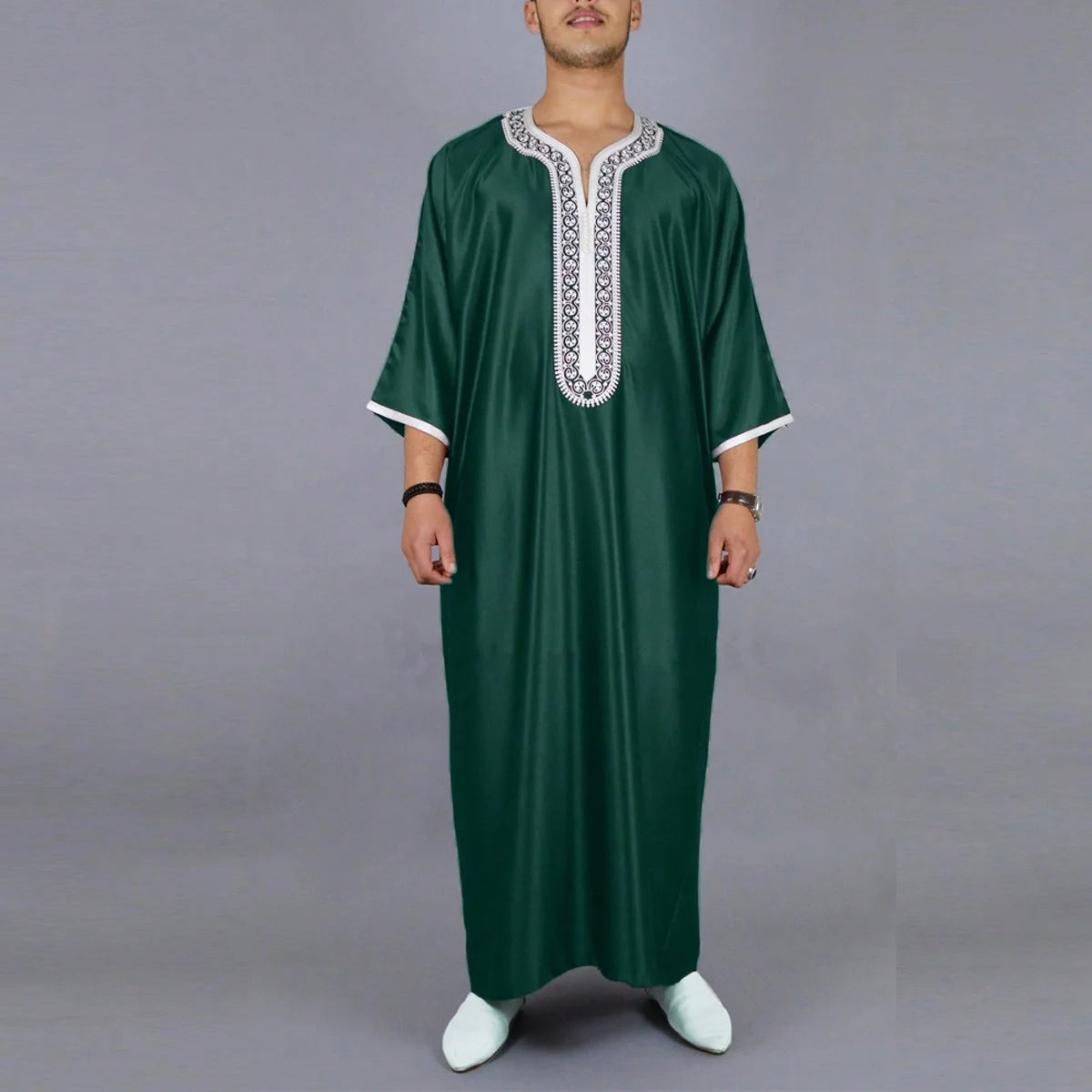 2025 Summer New jubah Muslim Men's Robe Short Sleeve Embroidered Arab Ethnic Style Men's Islamic Clothing