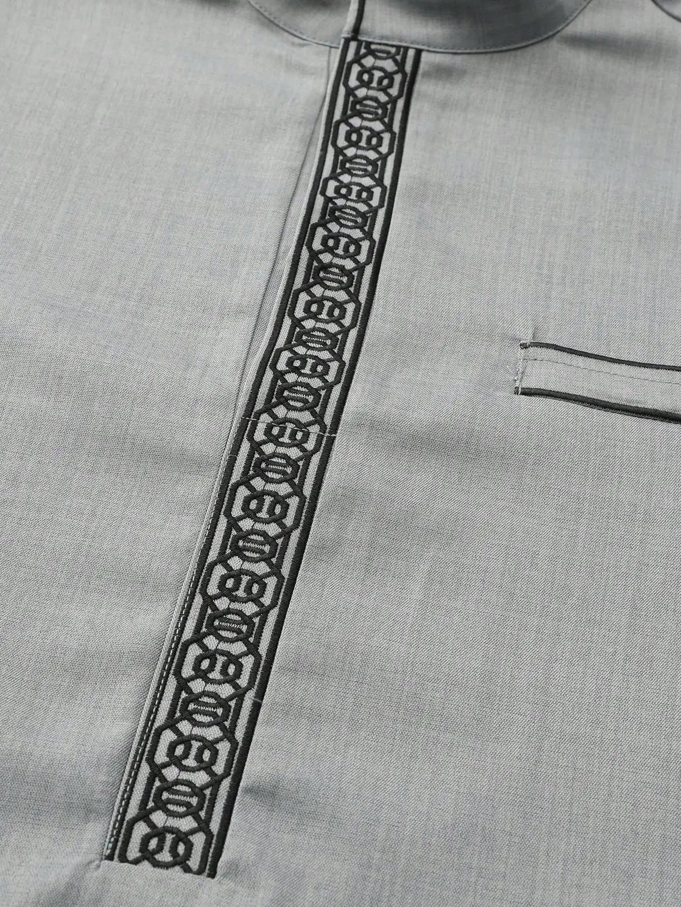 Nouvelle robe musulmane traditionnelle pour hommes, multicolore, élégante broderie ethnique, robe décontractée simple et ample pour hommes.