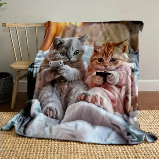 VIKAMA Cartoon Cat Flannel Blanket, Suitable for All Seasons, Soft Cat-patterned Office Nap Blanket and Home Gift Blanket