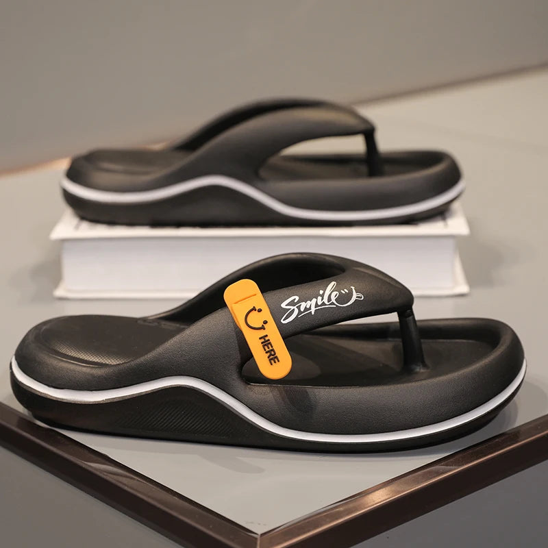 Neue Hausschuhe für Männer und Frauen, Flip-Flops, Sandalen für drinnen und draußen, Strand, superweiche Unterseite, Pantoletten, rutschfeste, dick besohlte Herren-Hausschuhe
