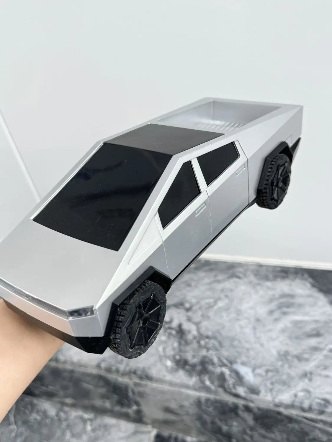 1:12 RC Cybertruck Geländewagen Batmobil RC Auto Simulation Pickup Truck Simulation Sammlermodell Kinderspielzeug Jungen Geschenk