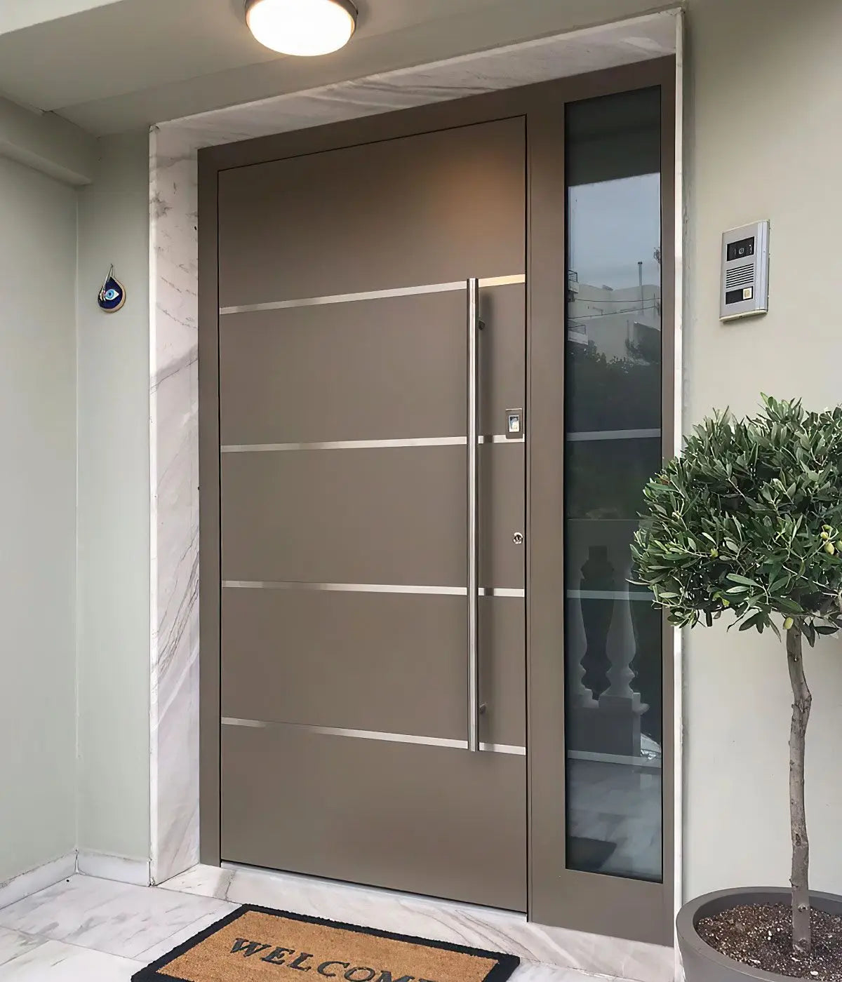 Portes principales prix usine pour la sécurité domestique, portes en aluminium au design moderne avec verre trempé pour villa, porte d'entrée personnalisée