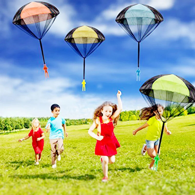 1x Handwurf-Fallschirm, lustiges Spielzeug für Kinder, Spielzeug zum Spielen im Freien für Kinder, Flugfallschirm-Sport mit Mini-Soldatenspielzeug