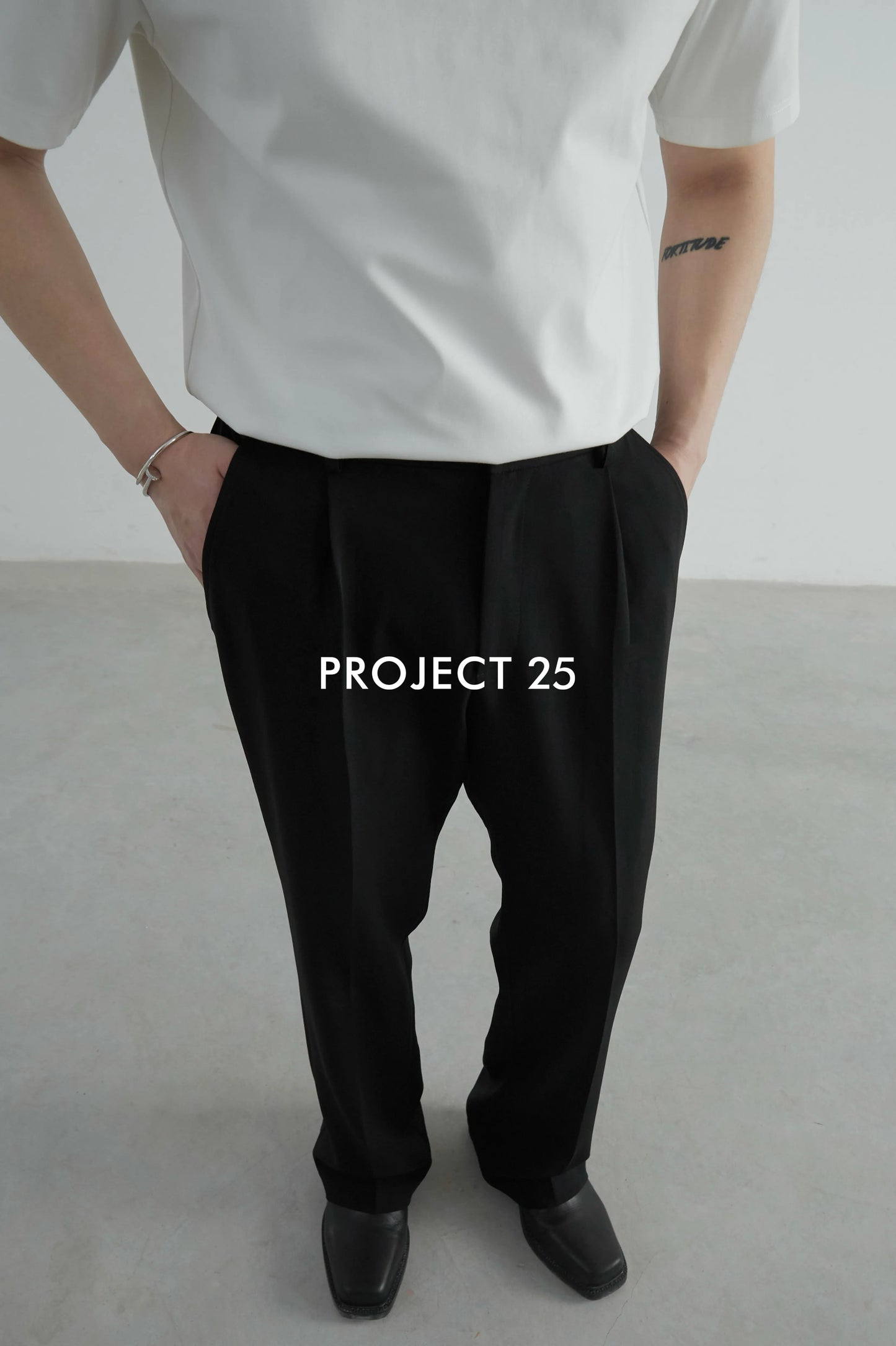 PROJECT 25 Herren-Hose, Schwarz, gerades Bein – Knitterarm, elegant fallend, lockere Passform & vielseitige Casual-Anzughose