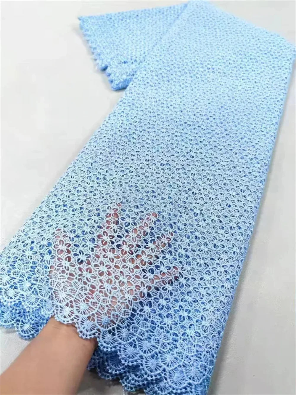 Tissu en soie de lait africain avec dentelle soluble dans l'eau 2025, tissu de dentelle nigériane en soie de lait de haute qualité pour robe de mariée