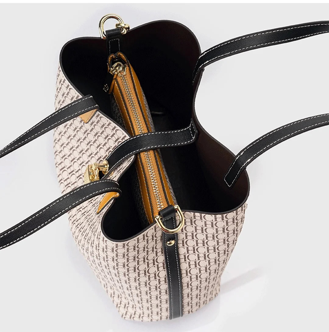 CH Premium Vielseitige Leder Umhängetasche Damen Große Kapazität Alltags Pendler Tasche Buchstabenmuster Design Damen Mode
