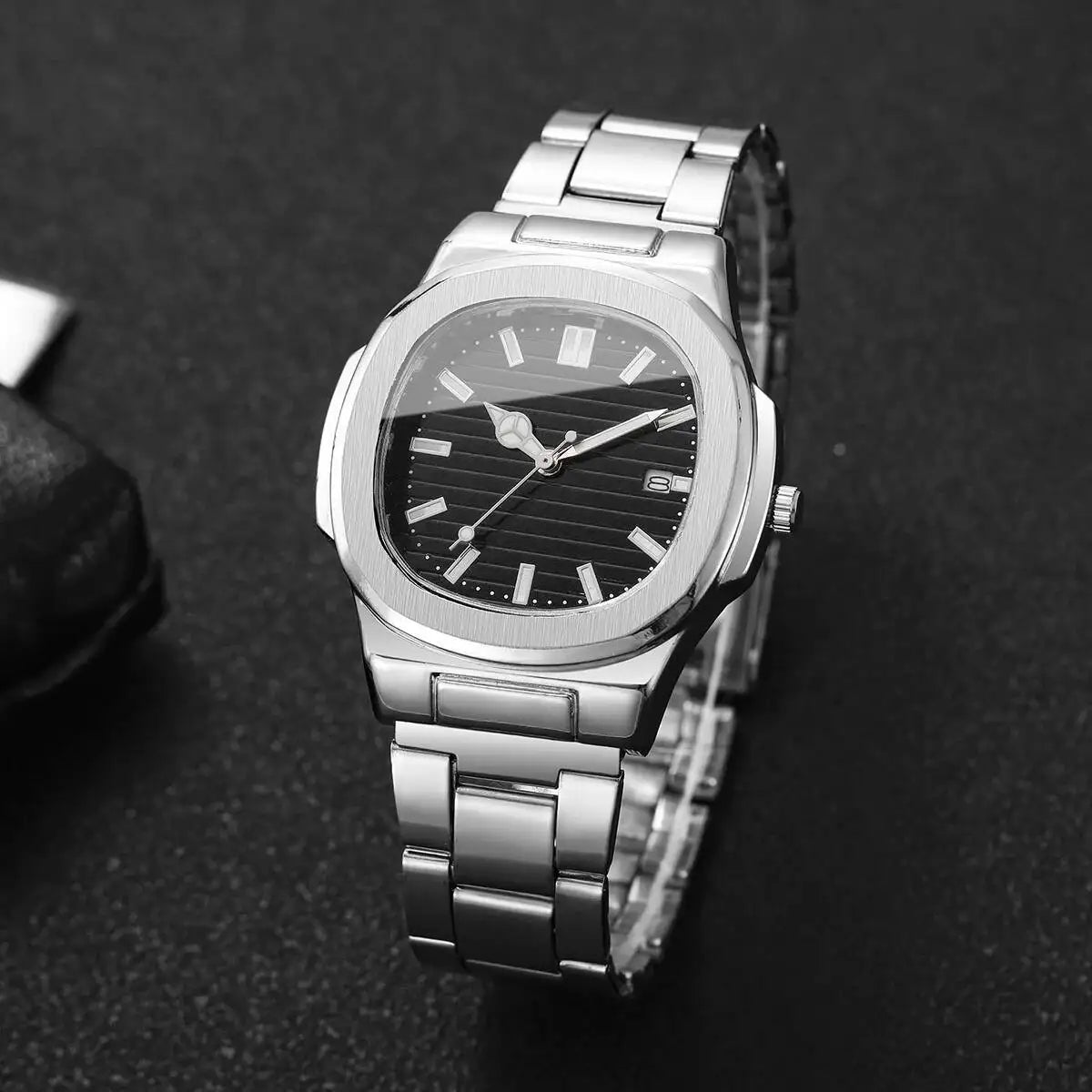 Montre de Luxe pour Homme, Cadran Carré Tendance, Bracelet en Acier Inoxydable, Mouvement à Quartz avec Calendrier (Sans Boîte)