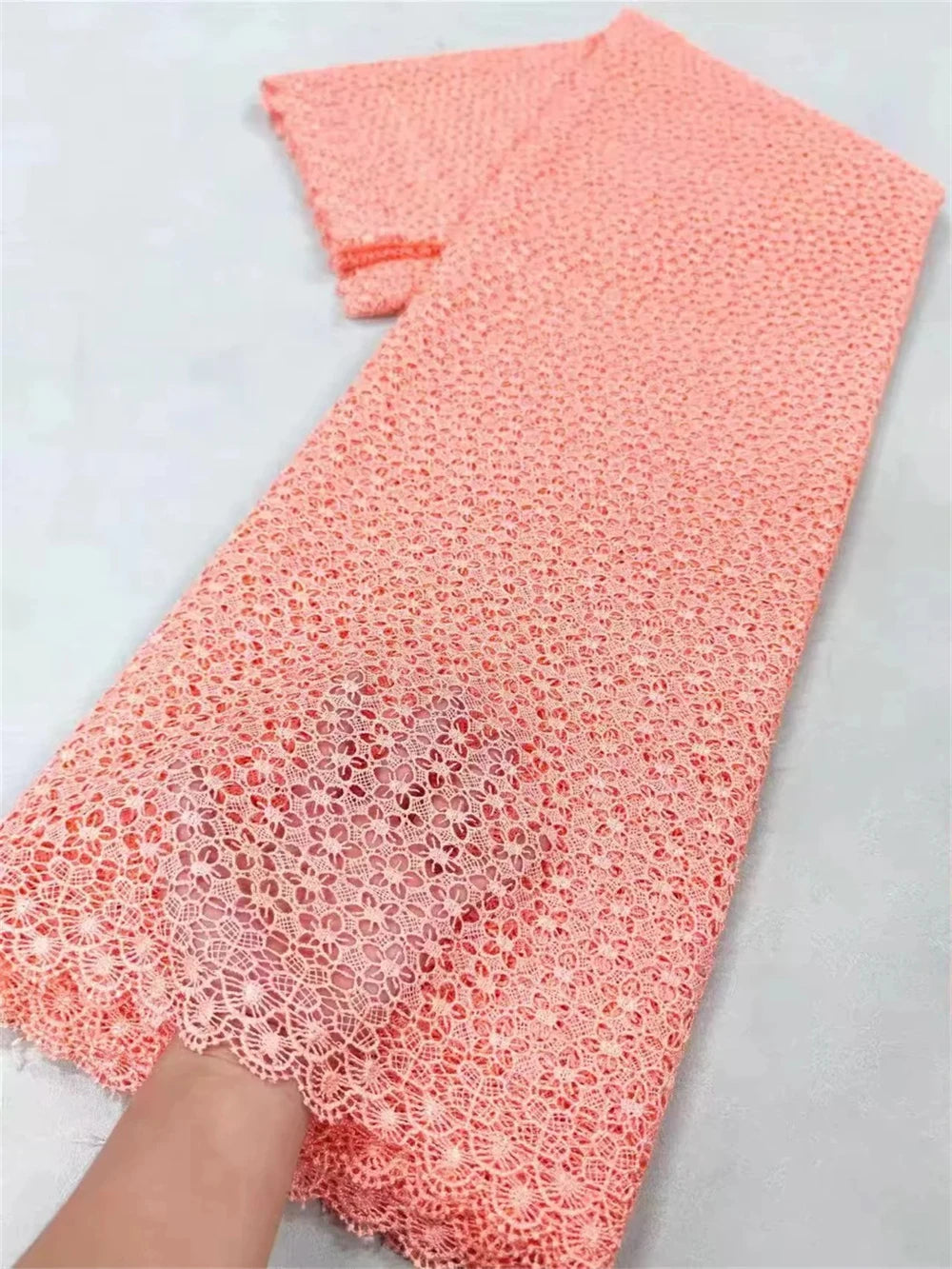 Tissu en soie de lait africain avec dentelle soluble dans l'eau 2025, tissu de dentelle nigériane en soie de lait de haute qualité pour robe de mariée