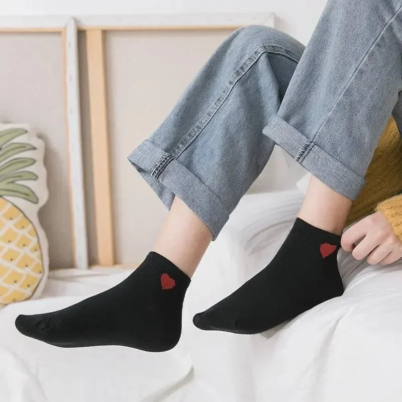 Frühling und Herbst Liebesherz MusterDamen Socken Lässige Sportsocken Kurze Bootssocken Süße reine Baumwolle Knöchelsocken Harajuku