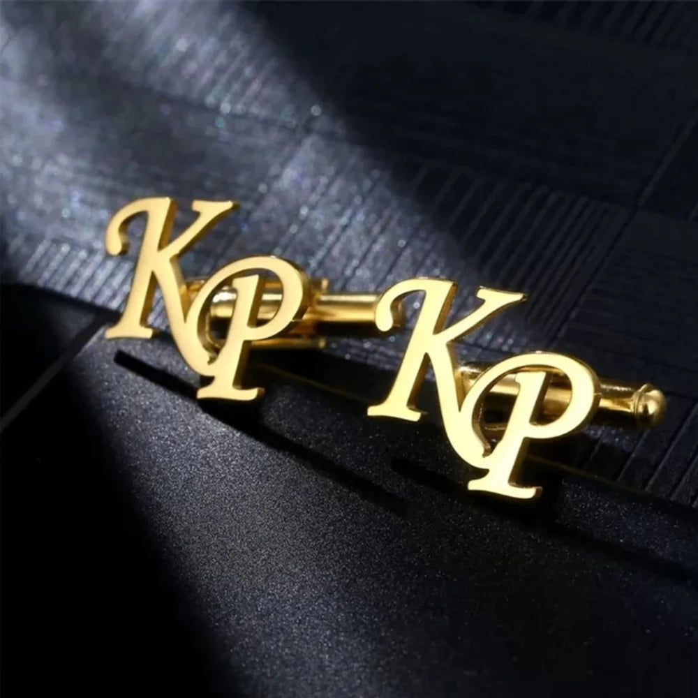 Boutons de manchette initiaux personnalisés pour les mariages. Préparez des cadeaux de mariage pour lui. Préparez des boutons de manchette pour hommes. Préparez des cadeaux pour papa