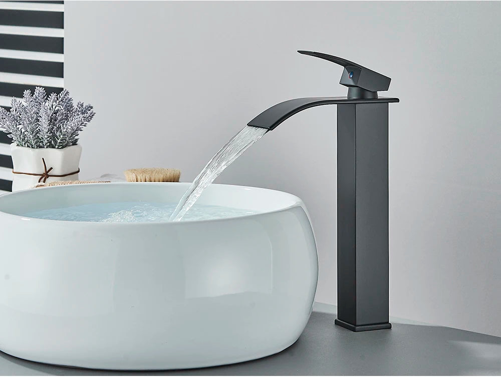 Robinet de Lavabo Doré Brossé, Élégant Robinet Cascade pour Salle de Bain, Mitigeur Monocommande en Laiton à Fixation sur Plan