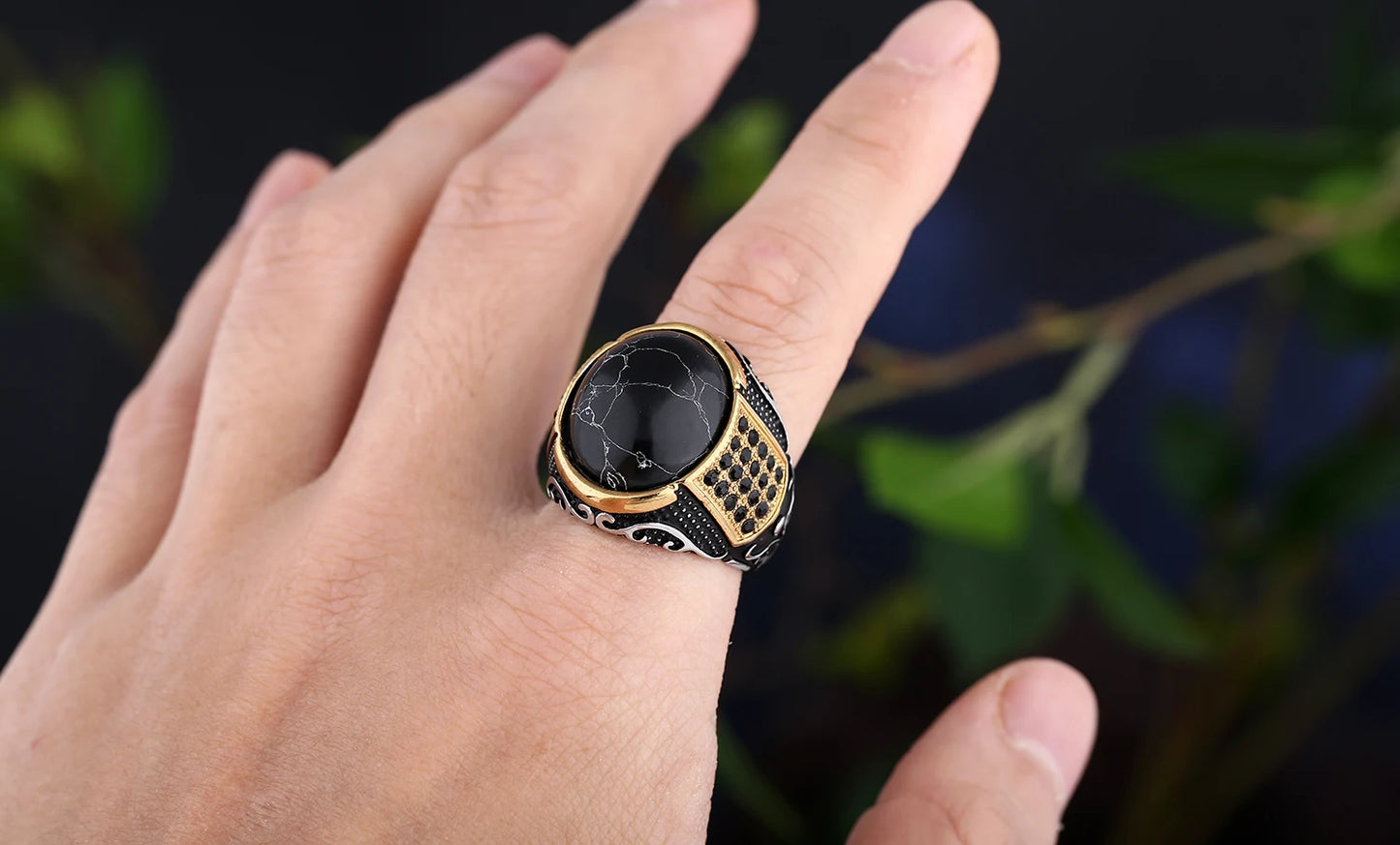 Dropshipping Vintage Gothic Stil Schwarzer Stein Ring 316L Edelstahl Geschnitzter Ring Herren und Damen Mode Biker Schmuck Geschenk