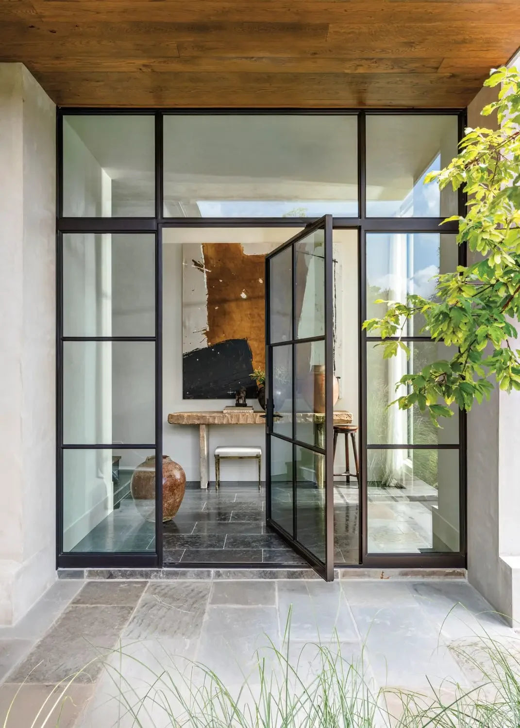 Portes d'entrée modernes pour maison, portes d'entrée en verre trempé de sécurité, porte pivotante en verre et aluminium pour villas, ouverture manuelle intérieure