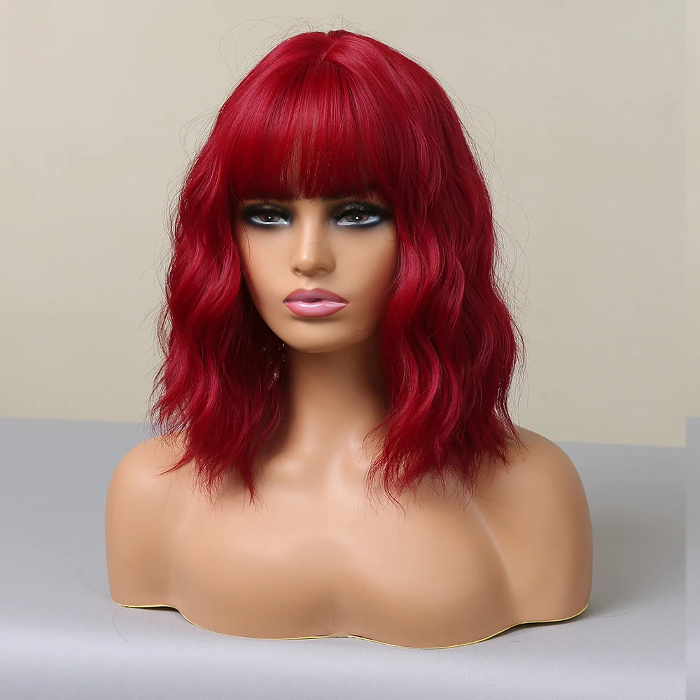 Perruque Synthétique Rouge Helloween Perruque Courte Bob Naturelle avec Frange pour Femme Fête Quotidienne Cosplay Fibre Résistante à la Chaleur