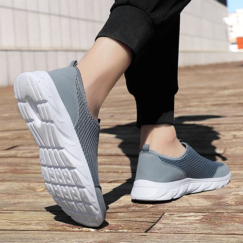 Nouvelles Chaussures de Course pour Hommes Chaussures de Sport Respirantes Légères Tendance Été en Maille Respirante pour Hommes Grandes Tailles 38-47