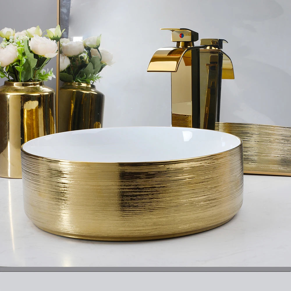YANKSMART Gold Runder Keramik Waschbecken Wasserhahn Goldener Einhandmischer Wasserfallarmatur mit Pop-up-Ablaufgarnitur Set