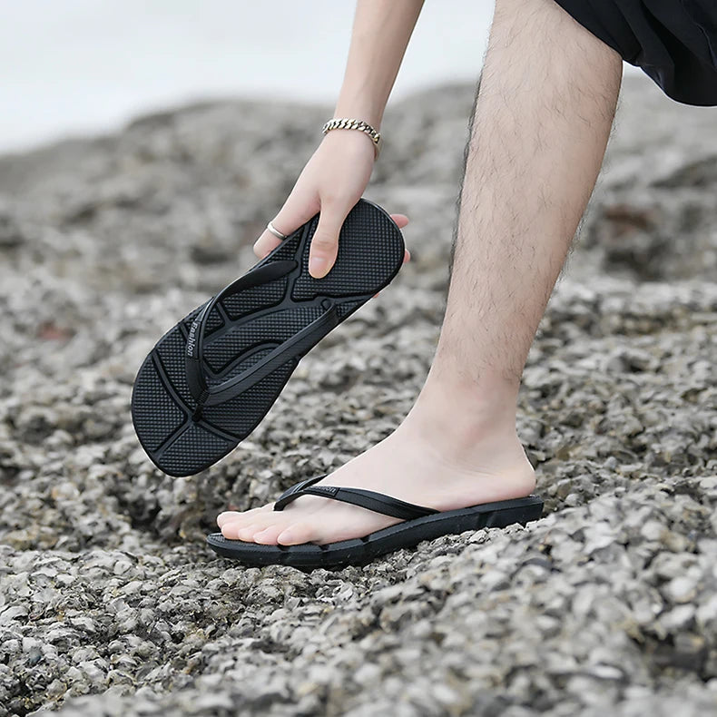 Tongs de Massage Hommes Pantoufles d'Été Sandales de Plage Confortables Hommes Chaussures Décontractées Mode Hommes Tongs Chaussures Tendance 2023