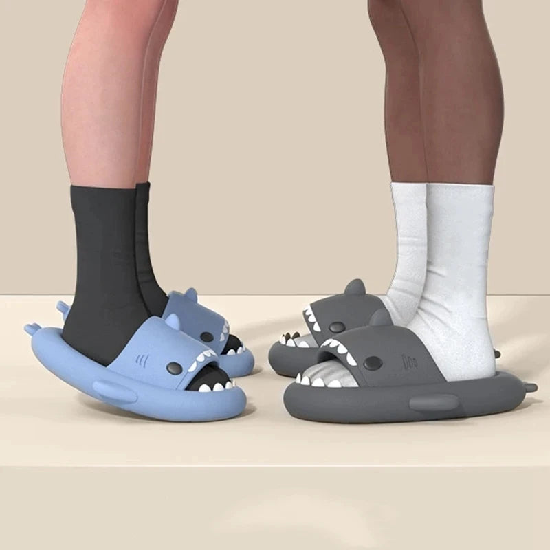 Chaussons de requin pour femmes adultes enfants salle de bain antidérapants EVA sandales d'extérieur pour hommes tongs de plage couples sandales à semelles épaisses