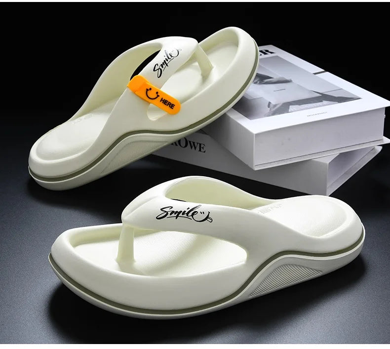 Neue Hausschuhe für Männer und Frauen, Flip-Flops, Sandalen für drinnen und draußen, Strand, superweiche Unterseite, Pantoletten, rutschfeste, dick besohlte Herren-Hausschuhe