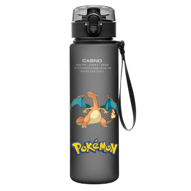 560ML Pokémon Wasserbecher Pikachu Mewtu Gengar Tragbare Plastik-Cartoon-Outdoor-Sport-Großraum-Reise-Wander-Wasserflasche