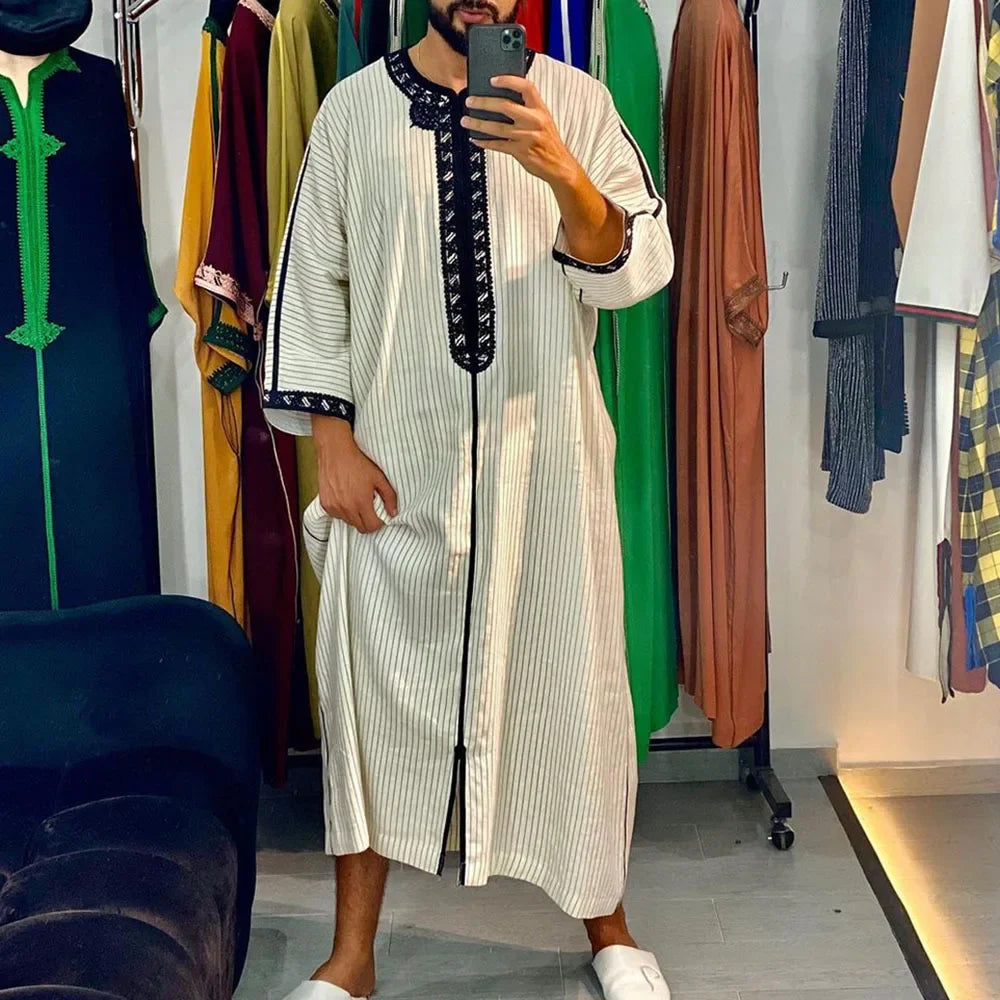 Herren Muslim Thobe 2026 Mittlerer Osten Jubba Thobe Langarm Islamisches Gewand Herren Muslimisches Kleid Saudi-Arabisch Kapuzen-Thobe Abaya Männlich